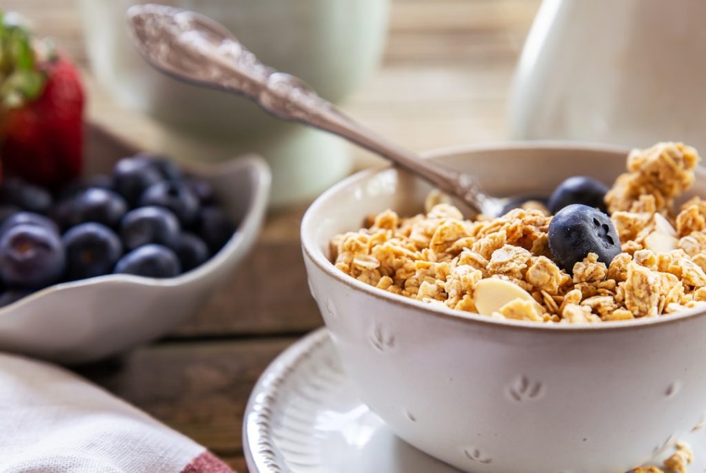 How to Create Delicious and Nutritious Breakfast Bowls